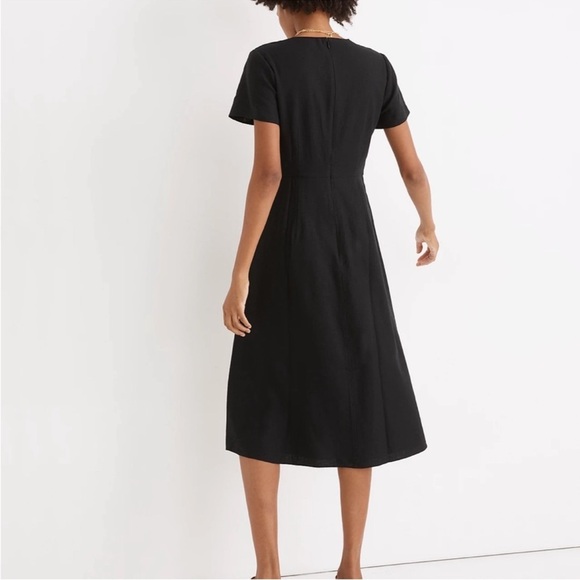 Madewell Linen-blend button-wrap midi dress in Black - Picture 2 of 12